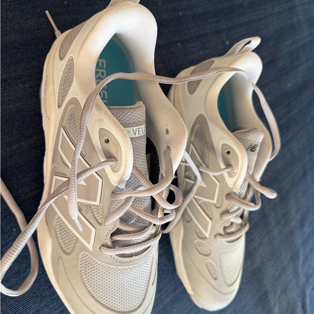 New Balance Velo V4 softball cleats brand new - Picture 2 of 5